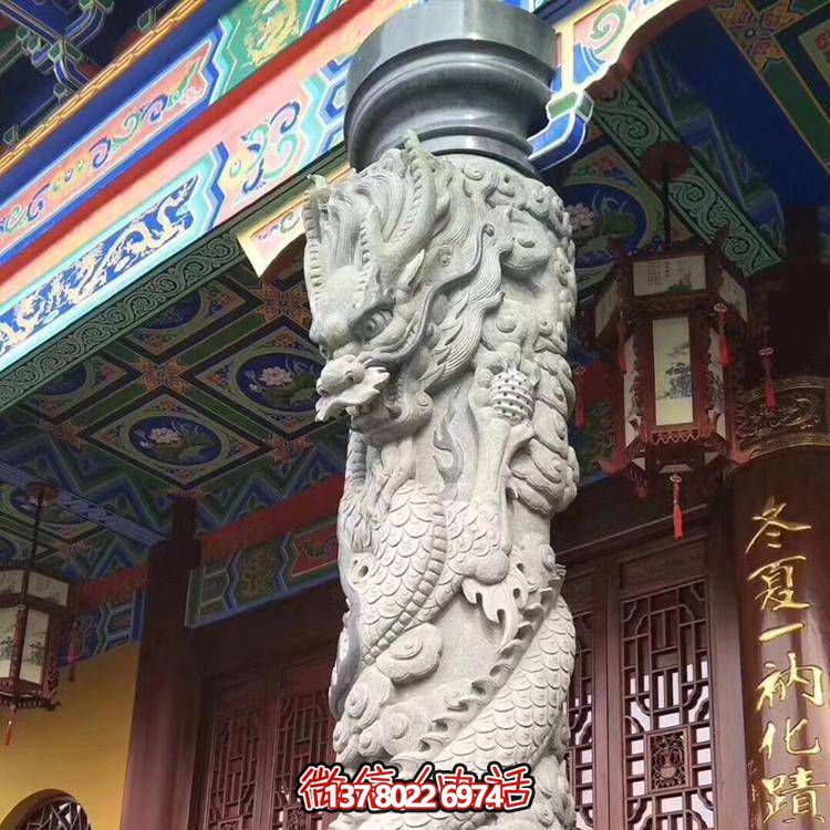 精美仿古園林，花崗巖石龍盤柱點綴