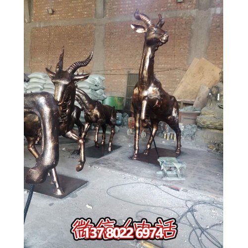 大型梅花鹿銅雕雕塑，裝點別墅小區(qū)