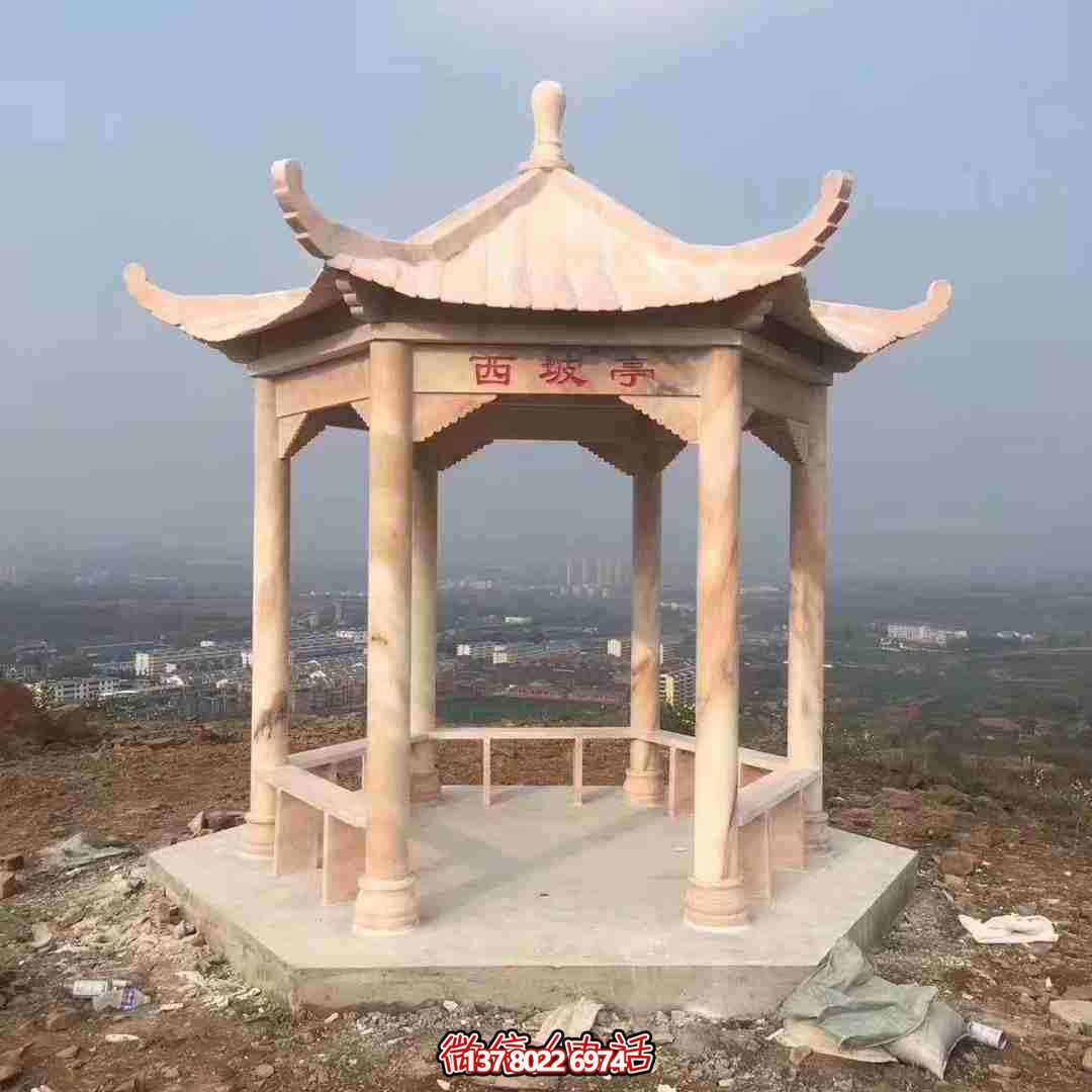 西坡涼亭景觀，觀賞大型晚霞紅