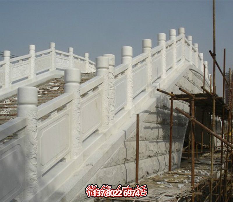 漢白玉欄桿，提升城市廣場拱橋風采