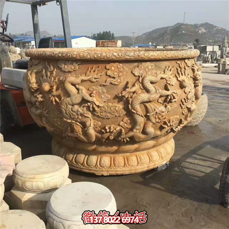 傳統水缸，絢麗多彩的雙龍戲紋