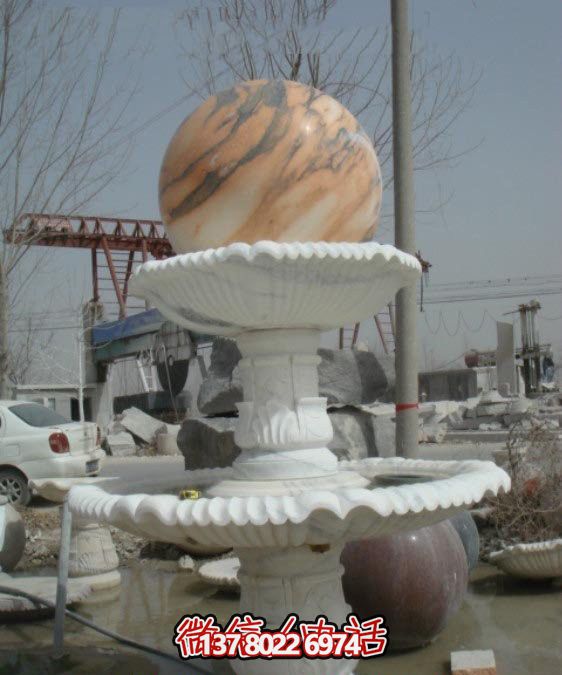 公園完美融合大理石、風(fēng)水球、噴泉和雕塑的美景