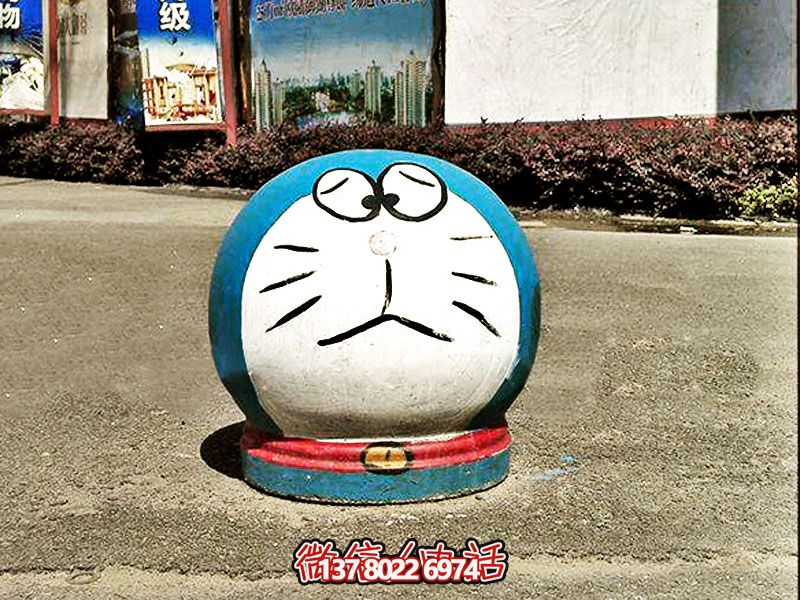 商場街邊擺放卡通多啦A夢(mèng)擋車球