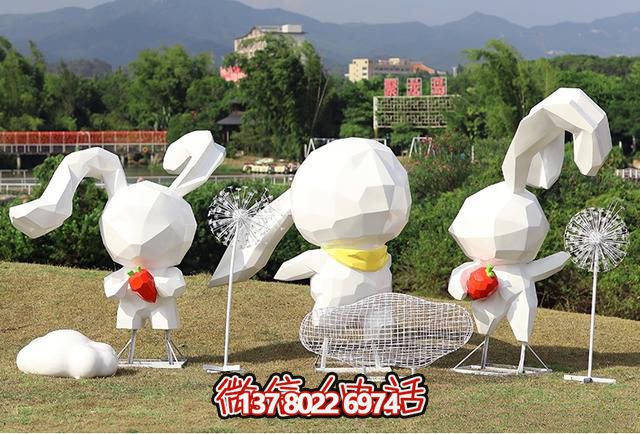 不銹鋼塊面雕塑——網紅雕塑，造型新穎，富有活力。